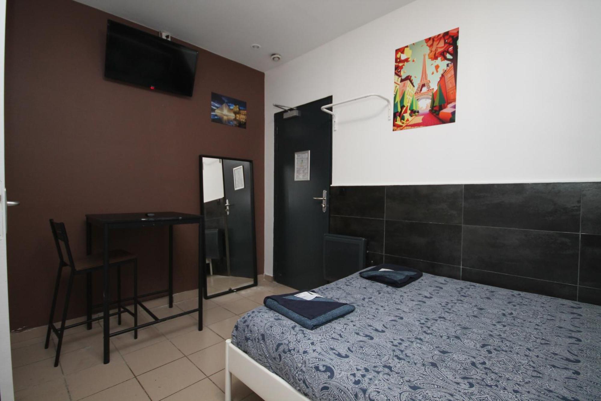 06 - Chambre Avec Tv Proche Paris Et Transports Wifi Bed & Breakfast Saint-Denis  Exterior photo